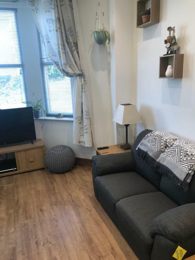 Nant Apartment - Ground Floor Menai Bridge Buitenkant foto